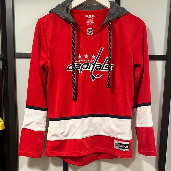 Reebok Tops - Reebok Washington Capitals pullover jersey hoodie Women's Size Small Red